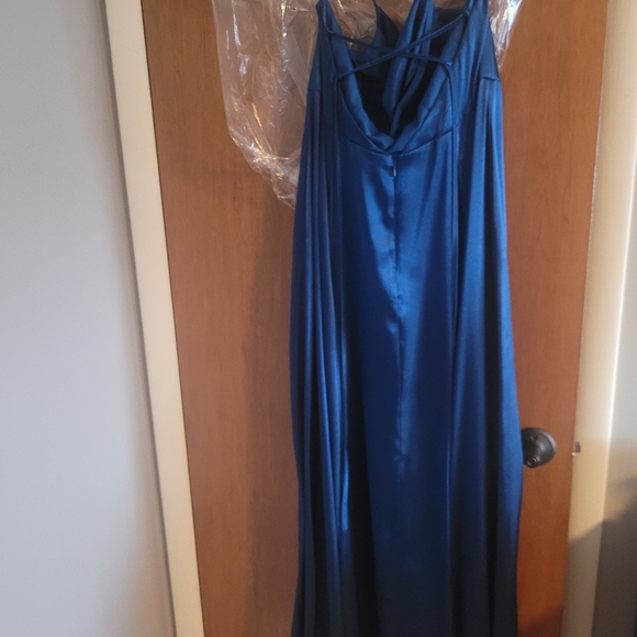 Galina signature bridesmaid dress - Picture 3 of 4